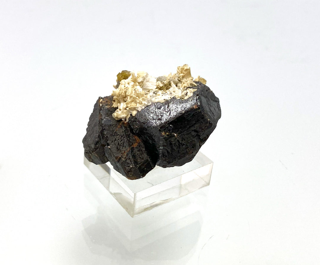 Sphalerite, Flamboro Quarry, West Flamborough Township, Hamilton, Ontario, Canada