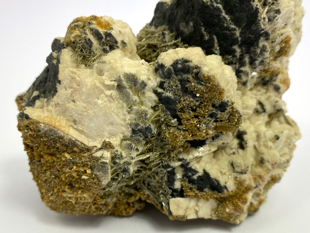 Feldspar, clinozoisite, Striegau, Sobotka Massif, Silesia, Poland