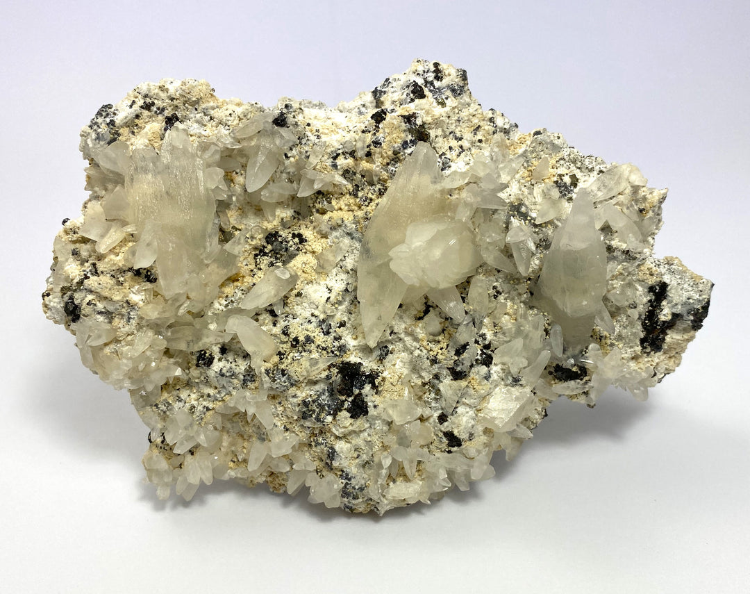 Calcite, sphalerite, Gyöngyösoroszi, Hungary